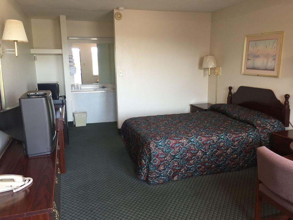 Economy Inn St. James Екстер'єр фото