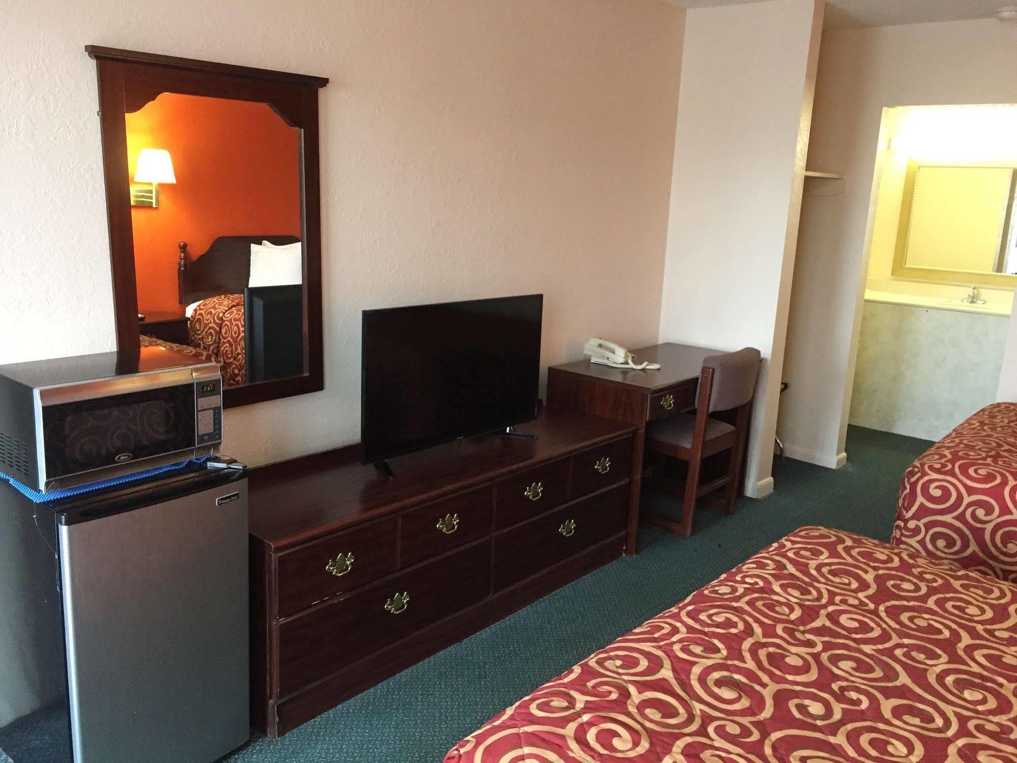 Economy Inn St. James Екстер'єр фото