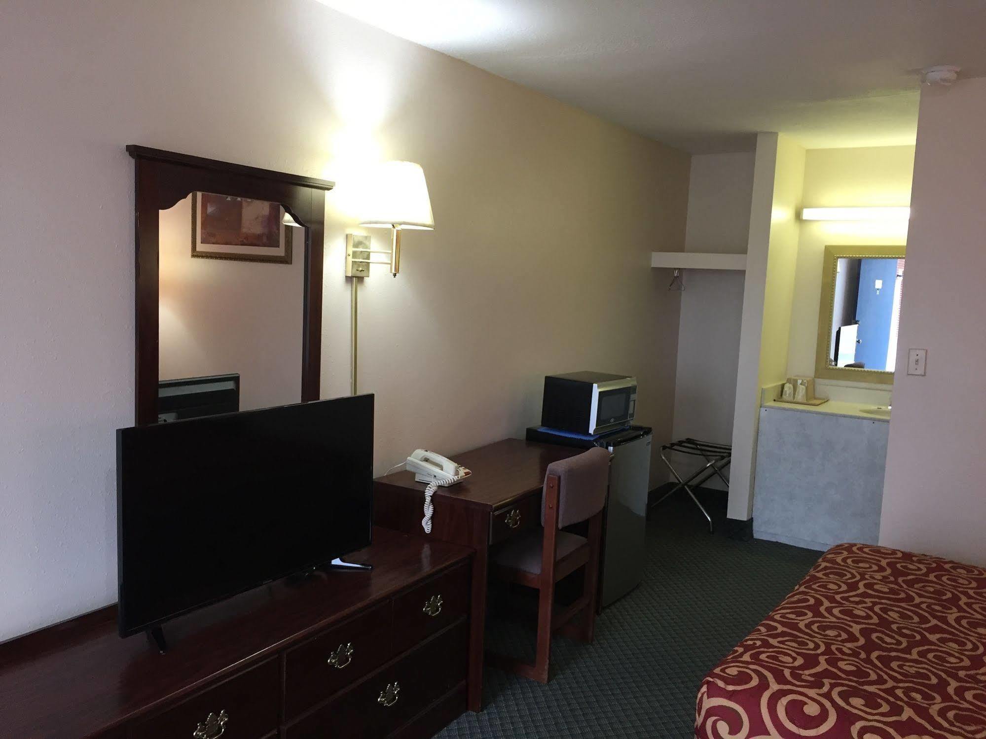 Economy Inn St. James Екстер'єр фото